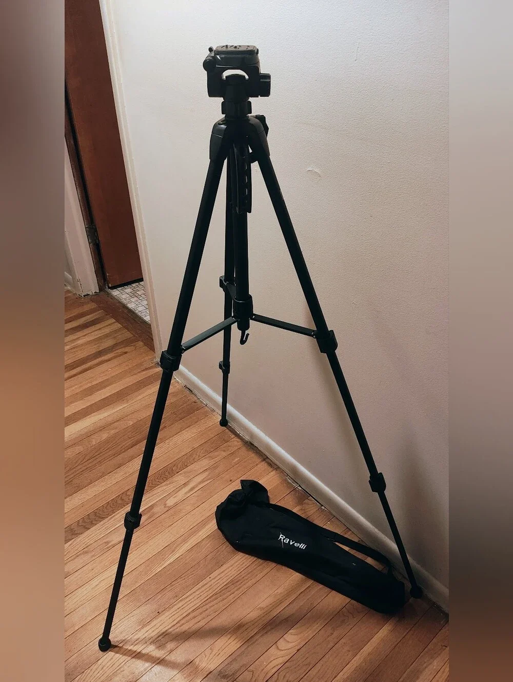 Ravelli Black Camera Tripod with Carry Bag